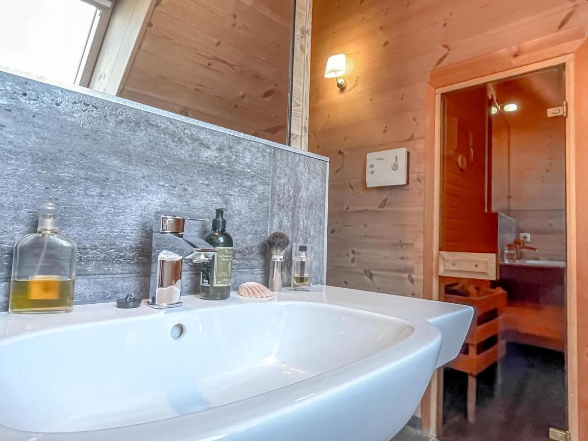 Traumhaff Kuestenchalets - Einzigartige Chalets An Der Ostsee. Ganz Aus Laerchenholz Mit Kamin Und Sauna Vogelsang-Warsin Luaran gambar