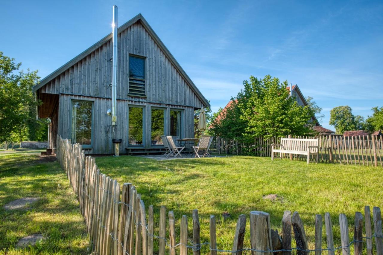 Traumhaff Kuestenchalets - Einzigartige Chalets An Der Ostsee. Ganz Aus Laerchenholz Mit Kamin Und Sauna Vogelsang-Warsin Luaran gambar
