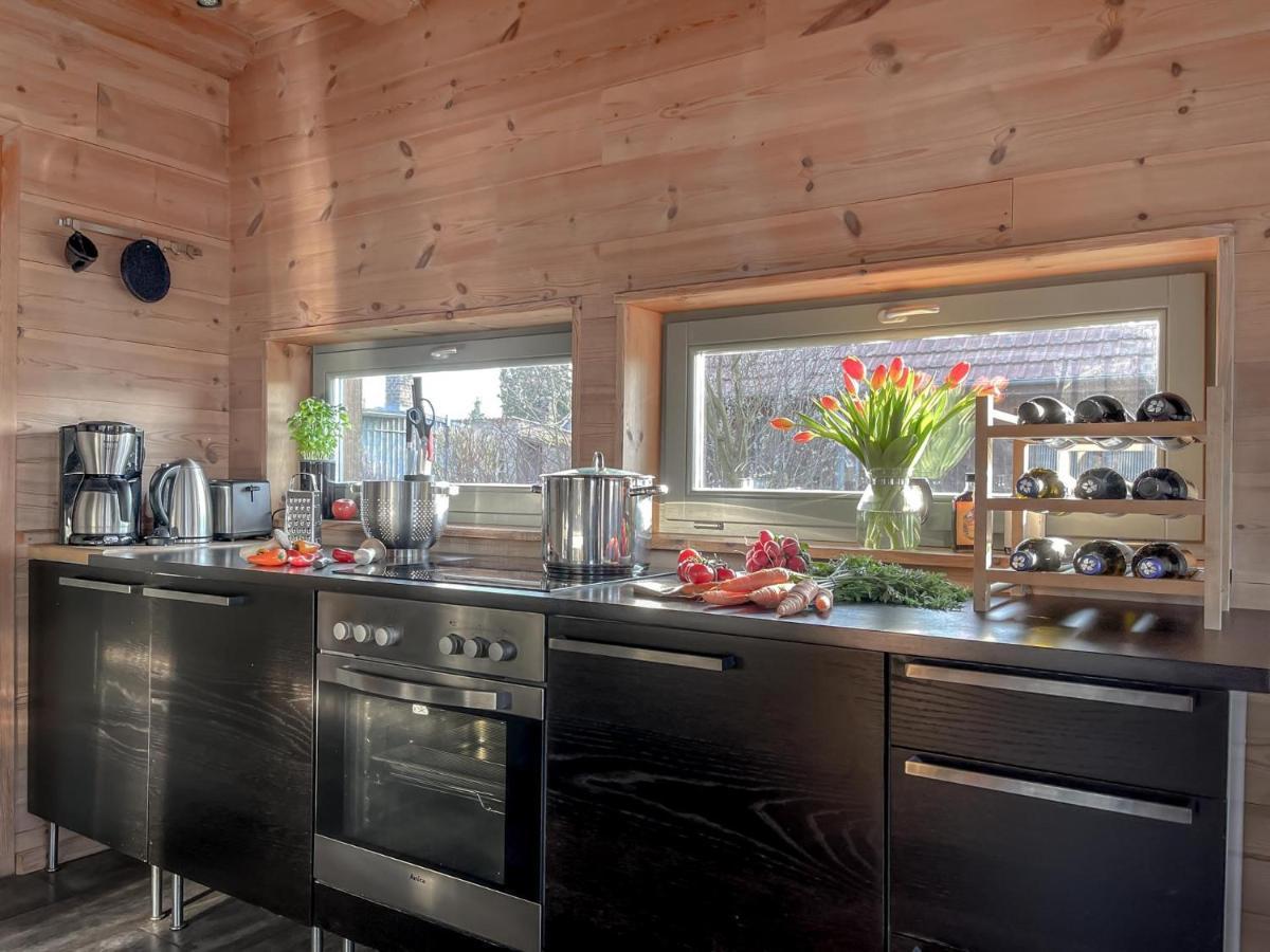 Traumhaff Kuestenchalets - Einzigartige Chalets An Der Ostsee. Ganz Aus Laerchenholz Mit Kamin Und Sauna Vogelsang-Warsin Luaran gambar