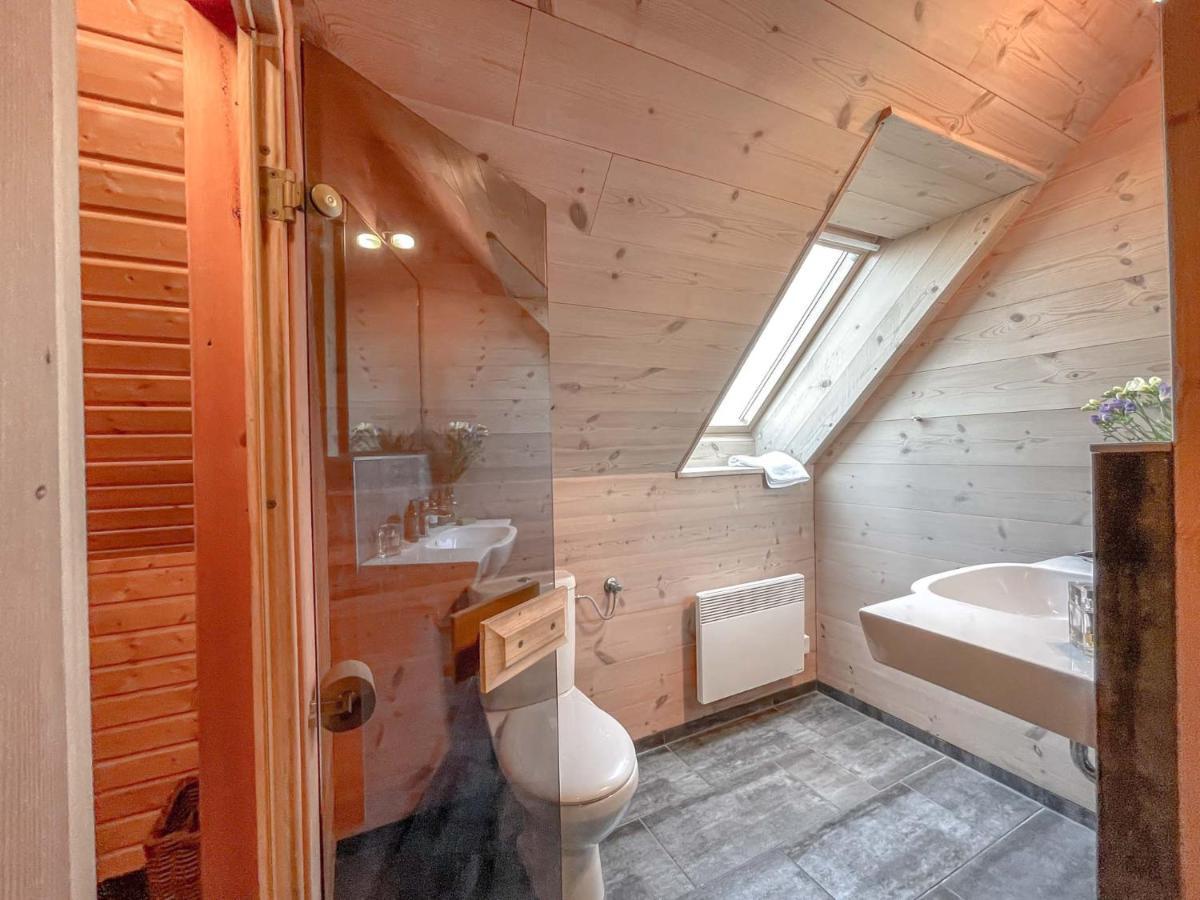 Traumhaff Kuestenchalets - Einzigartige Chalets An Der Ostsee. Ganz Aus Laerchenholz Mit Kamin Und Sauna Vogelsang-Warsin Luaran gambar