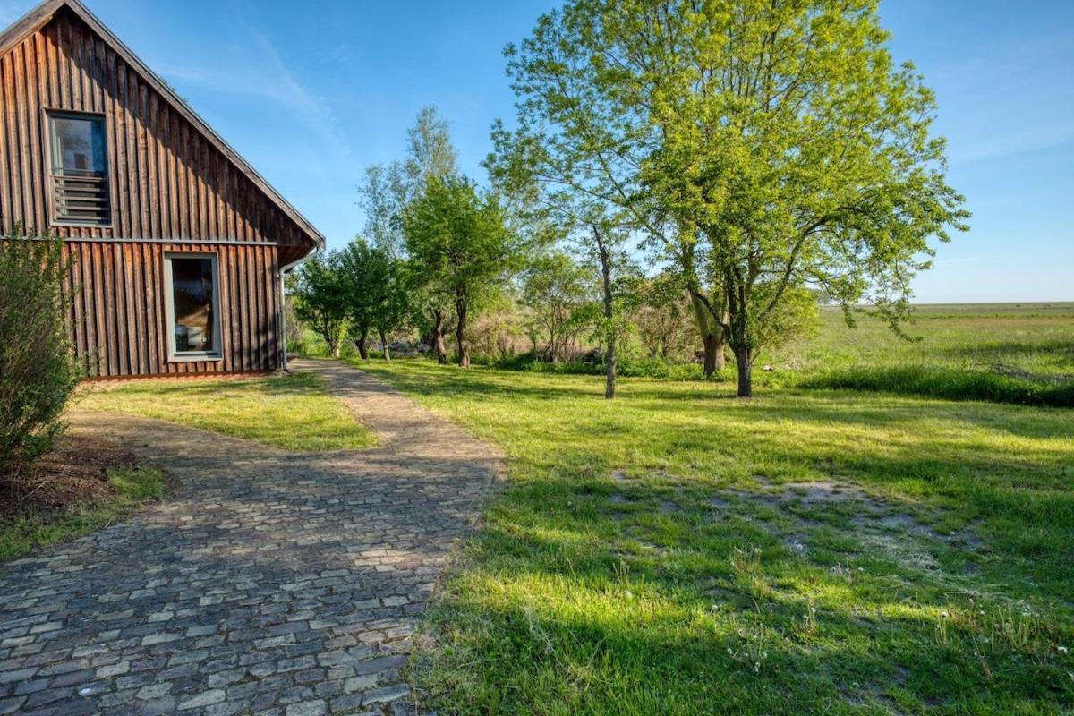 Traumhaff Kuestenchalets - Einzigartige Chalets An Der Ostsee. Ganz Aus Laerchenholz Mit Kamin Und Sauna Vogelsang-Warsin Luaran gambar