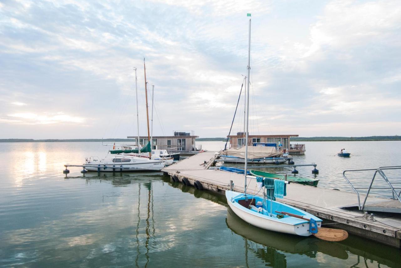 Traumhaff Kuestenchalets - Einzigartige Chalets An Der Ostsee. Ganz Aus Laerchenholz Mit Kamin Und Sauna Vogelsang-Warsin Luaran gambar